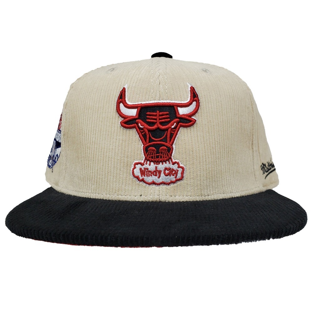 Chicago Bulls Mitchell & Ness NBA Fitted 7 1/4 Hat Cap 3D Logo Corduroy NWT